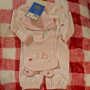Macy's Carter's Pink NB Baby Bib, Bootie, Hat & PJs Set NWT